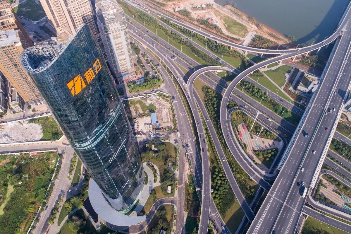 疏离与融合的平衡，修建与城市相生相成