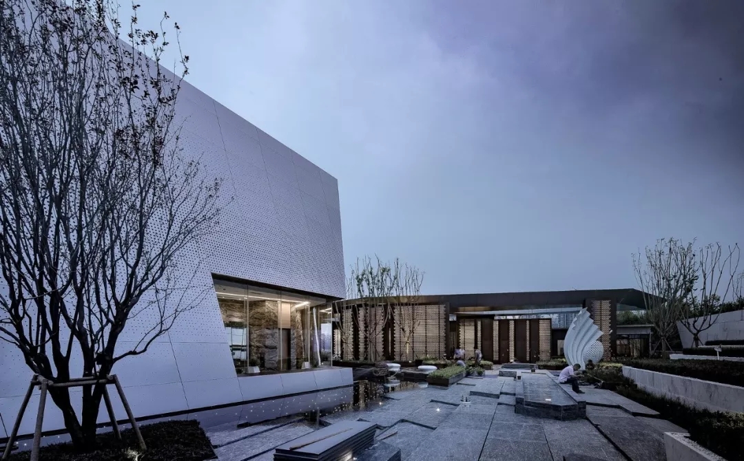 面向内庭院的洞口 by苏圣亮，，，凯时AG修建设计