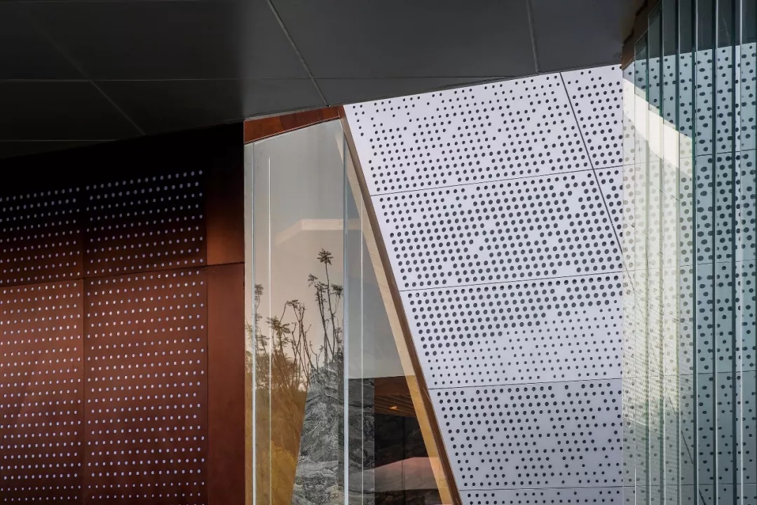 穿孔幻彩复合板细节 by苏圣亮，，，凯时AG修建设计