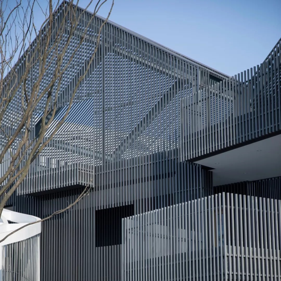 灰色屋子修确立面处理